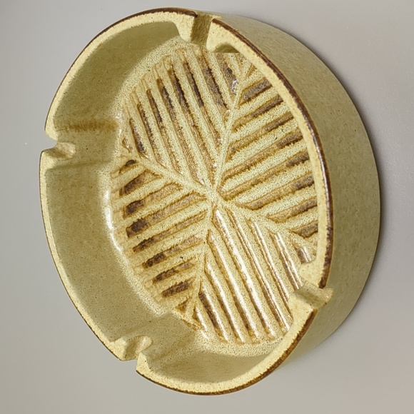 Vintage Pottery Craft ash tray - Picture 1 of 7